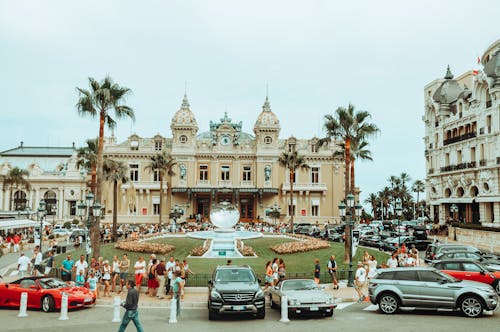 Yleisten Lainalaskurien Käyttö Ja Merkitys Suomessa